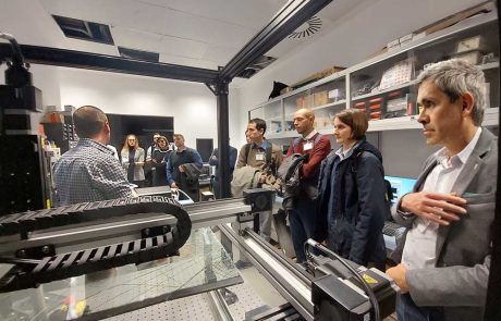 during-this-visit,-the-sorting-system-that-will-analyse-PVB-coming-from-laminated-glass-was-shown.